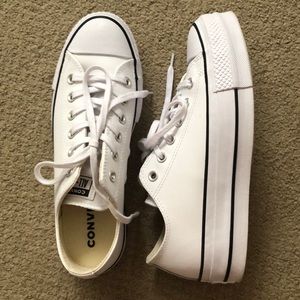 Chuck Taylor All Star Platform Low Top (Women’s 8)
